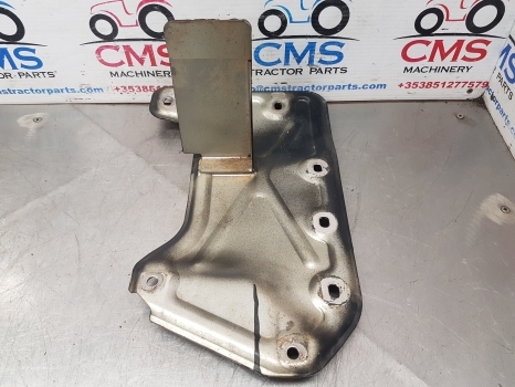 New Holland Case T5.95, T5.75, Case Farmall Series Muffler Bracket Lhs 84529547 - Silenciador por Trator: foto 4 New Holland Case T5.95, T5.75, Case Farmall Series Muffler Bracket Lhs 84529547 - Silenciador por Trator: foto 4