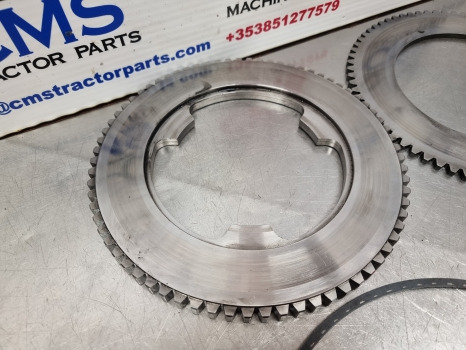 New Holland Case T6, T7, T6000, Cl4 Front Axle Brake Plate Disc Kit 87608346 - Disco de freio: foto 3 New Holland Case T6, T7, T6000, Cl4 Front Axle Brake Plate Disc Kit 87608346 - Disco de freio: foto 3