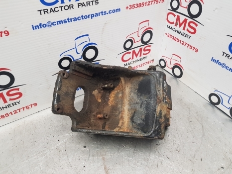 New Holland Case T6, T7 T7.200 Air Compressor Bracket Support 84548310, 87802974 - Compressor, sistema de ar comprimido por Trator: foto 2 New Holland Case T6, T7 T7.200 Air Compressor Bracket Support 84548310, 87802974 - Compressor, sistema de ar comprimido por Trator: foto 2