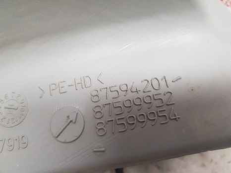 New Holland Case T7.200 Cab Air Duct Pipe Rhs 87594201, 87599954, 87646806 - Aquecimento/ Ventilação por Trator: foto 2 New Holland Case T7.200 Cab Air Duct Pipe Rhs 87594201, 87599954, 87646806 - Aquecimento/ Ventilação por Trator: foto 2