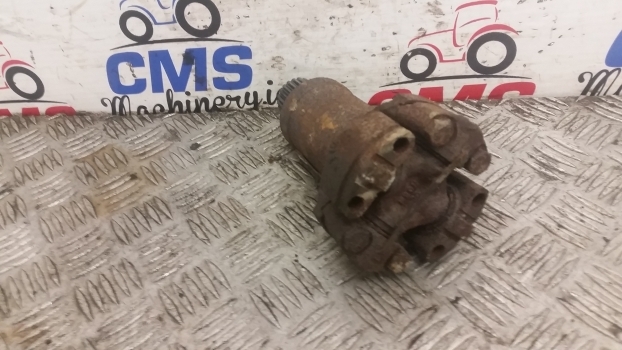 New Holland T5.100, T5.110, T5.120 4wd Propeller Shaft 47643626 - Veio de transmissão por Trator: foto 2 New Holland T5.100, T5.110, T5.120 4wd Propeller Shaft 47643626 - Veio de transmissão por Trator: foto 2