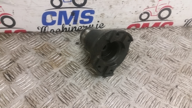 New Holland T5.100, T5.110, T5.120 4wd Propeller Shaft Hub 47669813 - Veio de transmissão por Trator: foto 2 New Holland T5.100, T5.110, T5.120 4wd Propeller Shaft Hub 47669813 - Veio de transmissão por Trator: foto 2