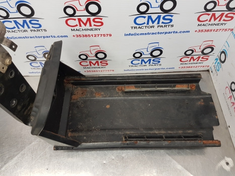 New Holland T5.95, T5, Case Battery Tray, Support 84535790, 84535783, 84536561 - Bateria automotiva por Máquina agrícola: foto 3 New Holland T5.95, T5, Case Battery Tray, Support 84535790, 84535783, 84536561 - Bateria automotiva por Máquina agrícola: foto 3