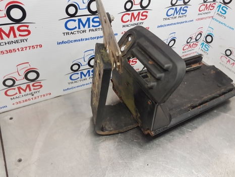 New Holland T5.95, T5, Case Battery Tray, Support 84535790, 84535783, 84536561 - Bateria automotiva por Máquina agrícola: foto 4 New Holland T5.95, T5, Case Battery Tray, Support 84535790, 84535783, 84536561 - Bateria automotiva por Máquina agrícola: foto 4