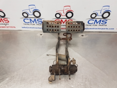 New Holland T5.95, T5, Case Farmall, Maxxum Brake Pedal Assy 84467902, 84467901 - Pedal por Máquina agrícola: foto 1 New Holland T5.95, T5, Case Farmall, Maxxum Brake Pedal Assy 84467902, 84467901 - Pedal por Máquina agrícola: foto 1
