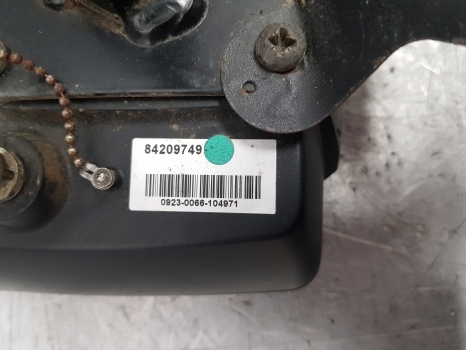 New Holland T6000, T7, T7000 Series T7040 Display Monitor 84209479, 47585461 - Painel de instrumentos por Trator: foto 5 New Holland T6000, T7, T7000 Series T7040 Display Monitor 84209479, 47585461 - Painel de instrumentos por Trator: foto 5