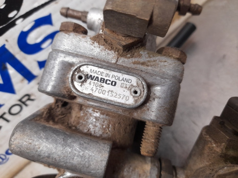 New Holland T7 Case Puma Ser T7030 Air Trailer Brake Valve 4700152570, 82030571 - Válvula de freio por Máquina agrícola: foto 4 New Holland T7 Case Puma Ser T7030 Air Trailer Brake Valve 4700152570, 82030571 - Válvula de freio por Máquina agrícola: foto 4
