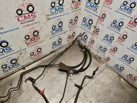 New Holland T7030, T7000, T7, Front Axle Pipes Kit 87702724 - Radiador: foto 3 New Holland T7030, T7000, T7, Front Axle Pipes Kit 87702724 - Radiador: foto 3