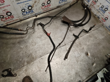 New Holland T7030, T7000, T7, Front Axle Pipes Kit 87702724 - Radiador: foto 4 New Holland T7030, T7000, T7, Front Axle Pipes Kit 87702724 - Radiador: foto 4