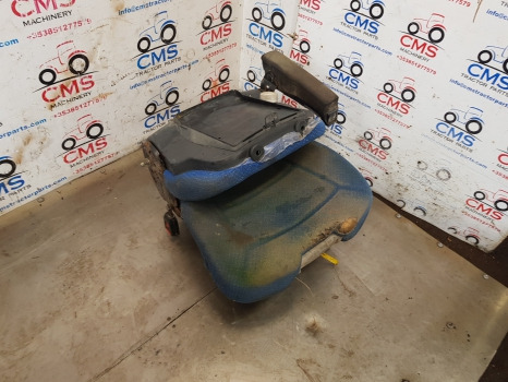 New Holland T7030, T7000, T7040, T7050, Driver Seat Assy Parts Only 87646744 - Banco por Máquina agrícola: foto 2 New Holland T7030, T7000, T7040, T7050, Driver Seat Assy Parts Only 87646744 - Banco por Máquina agrícola: foto 2