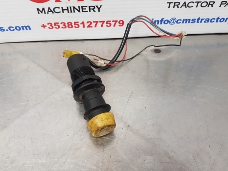 New Holland T7040, T7000, T6, T7, T8, T9 Pto Switch 87494204, 87711522 - Sistema elétrico: foto 1 New Holland T7040, T7000, T6, T7, T8, T9 Pto Switch 87494204, 87711522 - Sistema elétrico: foto 1