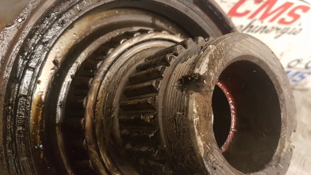 New Holland Tm, Tm150 Supersteer Front Axle Steering Spindle Rhs 5179271 - Manga de eixo por Trator: foto 2 New Holland Tm, Tm150 Supersteer Front Axle Steering Spindle Rhs 5179271 - Manga de eixo por Trator: foto 2