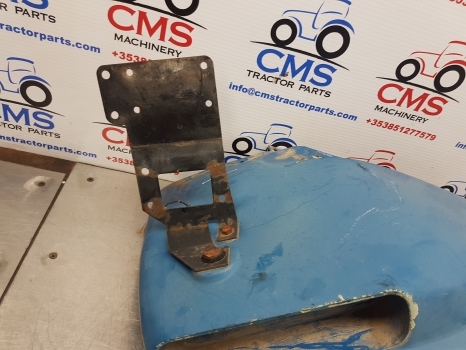 New Holland Tm, Ts, Tl, 35, 60, 40 Series Mudguard Extension Lhs 82003474 - Para-lama por Trator: foto 5 New Holland Tm, Ts, Tl, 35, 60, 40 Series Mudguard Extension Lhs 82003474 - Para-lama por Trator: foto 5