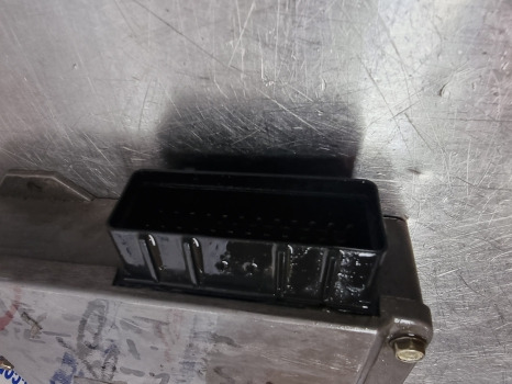 New Holland Ts90, Ts100, Ts110, Ts115 Transmission Control Ecu 82026640 - Centralina electrónica: foto 5 New Holland Ts90, Ts100, Ts110, Ts115 Transmission Control Ecu 82026640 - Centralina electrónica: foto 5