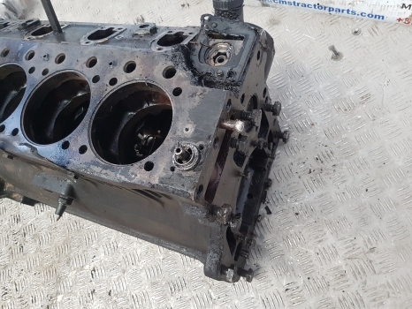 Same Explorer 65, 70 75, 80 Engine Crankcase Block 065.1110.0, 9.06599.41.3 - Cárter por Trator: foto 4 Same Explorer 65, 70 75, 80 Engine Crankcase Block 065.1110.0, 9.06599.41.3 - Cárter por Trator: foto 4