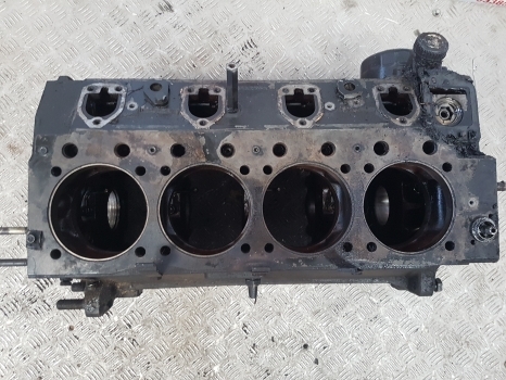 Same Explorer 65, 70 75, 80 Engine Crankcase Block 065.1110.0, 9.06599.41.3 - Cárter por Trator: foto 2 Same Explorer 65, 70 75, 80 Engine Crankcase Block 065.1110.0, 9.06599.41.3 - Cárter por Trator: foto 2