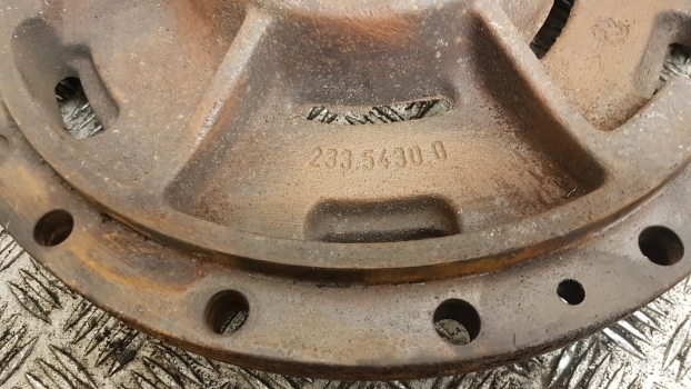 Same Rubin 120 Titan, Silver Rear Axle Differential Flange 0.007.7564.0/30 - Eixo traseiro por Trator: foto 3 Same Rubin 120 Titan, Silver Rear Axle Differential Flange 0.007.7564.0/30 - Eixo traseiro por Trator: foto 3