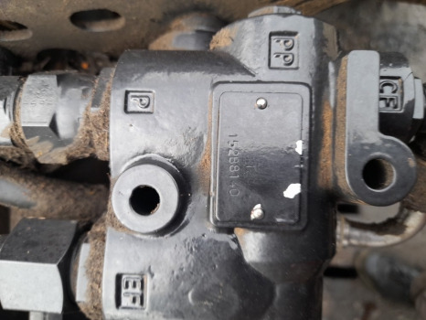 Valtra 6100, 6200, 6300, 6400 Hydraulic Priority Valve 152b8140, V32591300 - Hidráulica: foto 2 Valtra 6100, 6200, 6300, 6400 Hydraulic Priority Valve 152b8140, V32591300 - Hidráulica: foto 2
