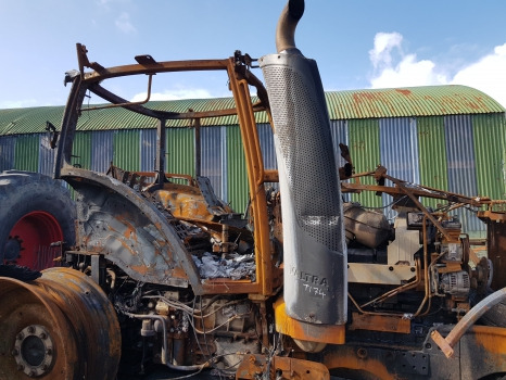 Valtra T174ea Front, Rear Axle, Engine, Transmission, Hydraulic, Lift Parts - Motor e peças: foto 3 Valtra T174ea Front, Rear Axle, Engine, Transmission, Hydraulic, Lift Parts - Motor e peças: foto 3