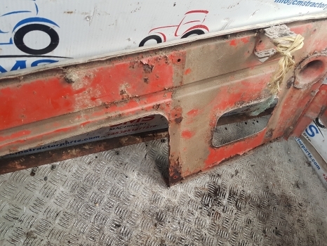 Zetor 5718 Engine Side Panel Assy 000000 - Carroceria e exterior por Trator: foto 4 Zetor 5718 Engine Side Panel Assy 000000 - Carroceria e exterior por Trator: foto 4