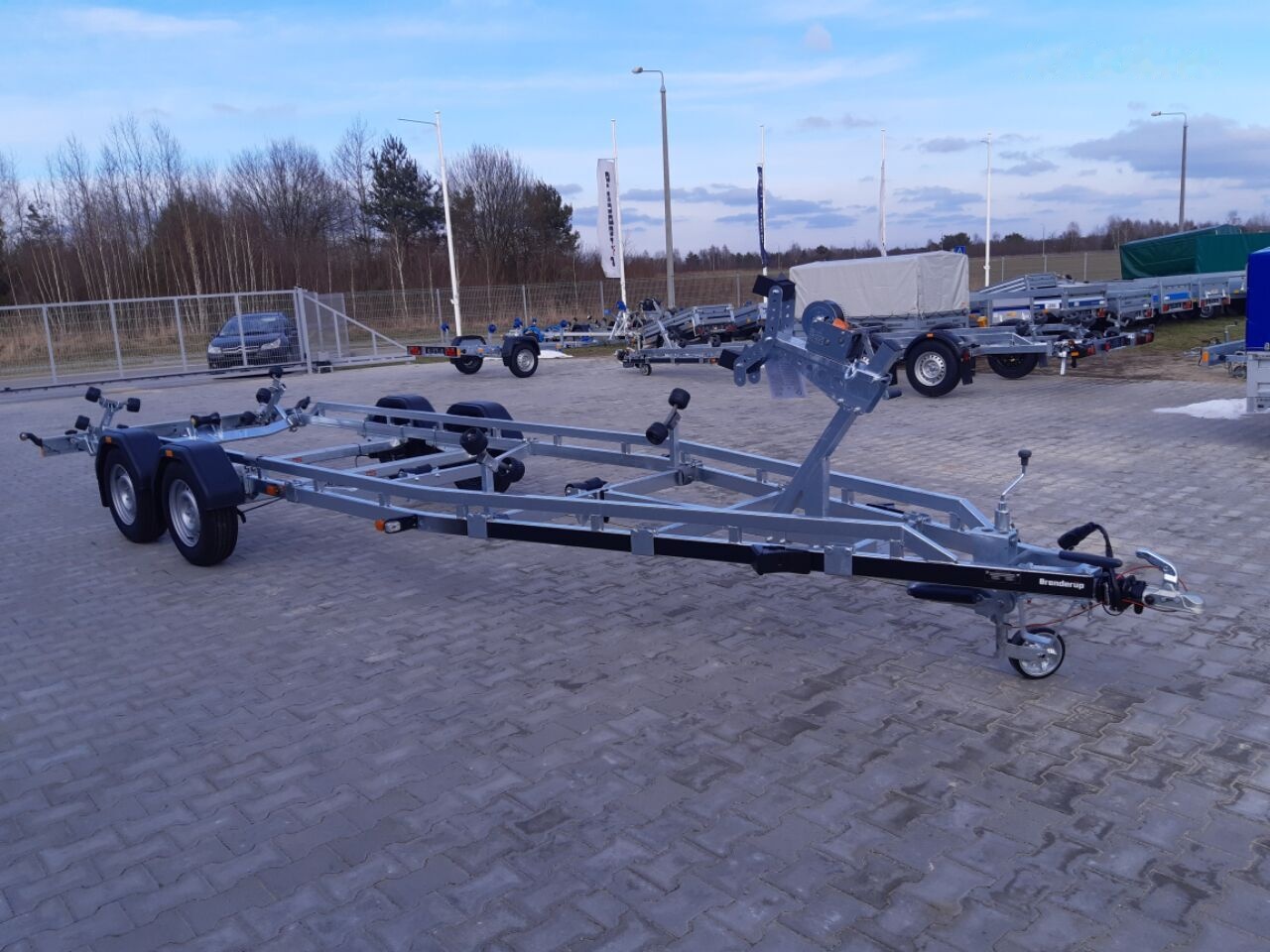 Brenderup 242500 TB SR trailer for 7,2 m boat 2500kg GVW - Reboque para barco: foto 1 Brenderup 242500 TB SR trailer for 7,2 m boat 2500kg GVW - Reboque para barco: foto 1