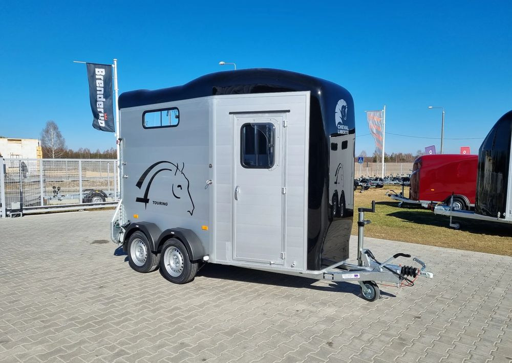 CHEVAL LIBERTÉ Touring Country + siodlarnia | przyczepa dla dwóch koni z rampą z przodu | 2000 kg DMC - Reboque para cavalos: foto 1 CHEVAL LIBERTÉ Touring Country + siodlarnia | przyczepa dla dwóch koni z rampą z przodu | 2000 kg DMC - Reboque para cavalos: foto 1