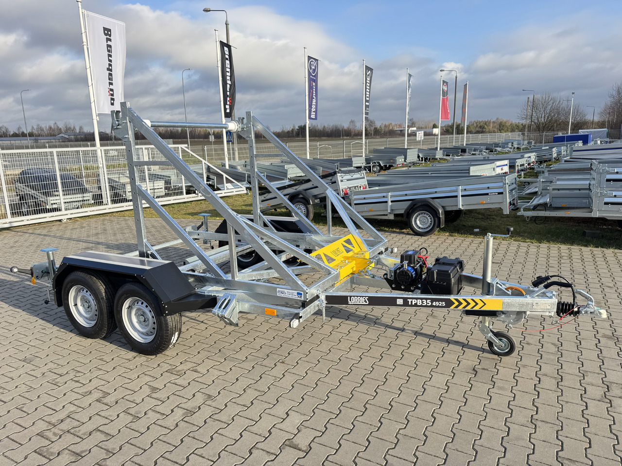 LORRIES TPB35-4925 + wciągarka elektryczna | 3500kg - Reboque para bobinas: foto 1 LORRIES TPB35-4925 + wciągarka elektryczna | 3500kg - Reboque para bobinas: foto 1