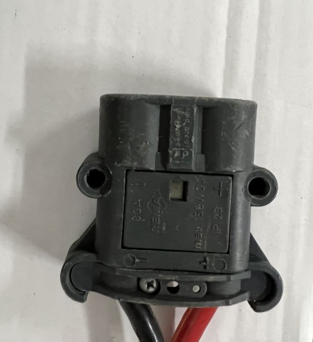 Hoppecke unknown | Trak mini 24V30A 230v Year unknown 80A Rema battery connecto Trak mini 24V30A 230v Year unknown 80A Rema battery connector - Bateria automotiva por Equipamento de movimentação: foto 3 Hoppecke unknown | Trak mini 24V30A 230v Year unknown 80A Rema battery connecto Trak mini 24V30A 230v Year unknown 80A Rema battery connector - Bateria automotiva por Equipamento de movimentação: foto 3