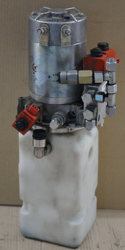 Jungheinrich 51156751 | pump unit 24V for ERD220 year 2010 pump unit 24V for ERD220 year 2010 - Bomba hidráulica por Equipamento de movimentação: foto 1 Jungheinrich 51156751 | pump unit 24V for ERD220 year 2010 pump unit 24V for ERD220 year 2010 - Bomba hidráulica por Equipamento de movimentação: foto 1