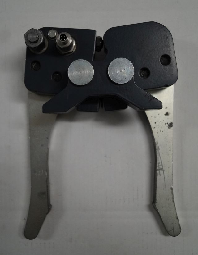 Jungheinrich 51193016 | Hydraulic Clamb from EKS308 year 2014 loading sensor 511 Hydraulic Clamb from EKS308 year 2014 loading sensor 51106010 - Hidráulica por Equipamento de movimentação: foto 1 Jungheinrich 51193016 | Hydraulic Clamb from EKS308 year 2014 loading sensor 511 Hydraulic Clamb from EKS308 year 2014 loading sensor 51106010 - Hidráulica por Equipamento de movimentação: foto 1