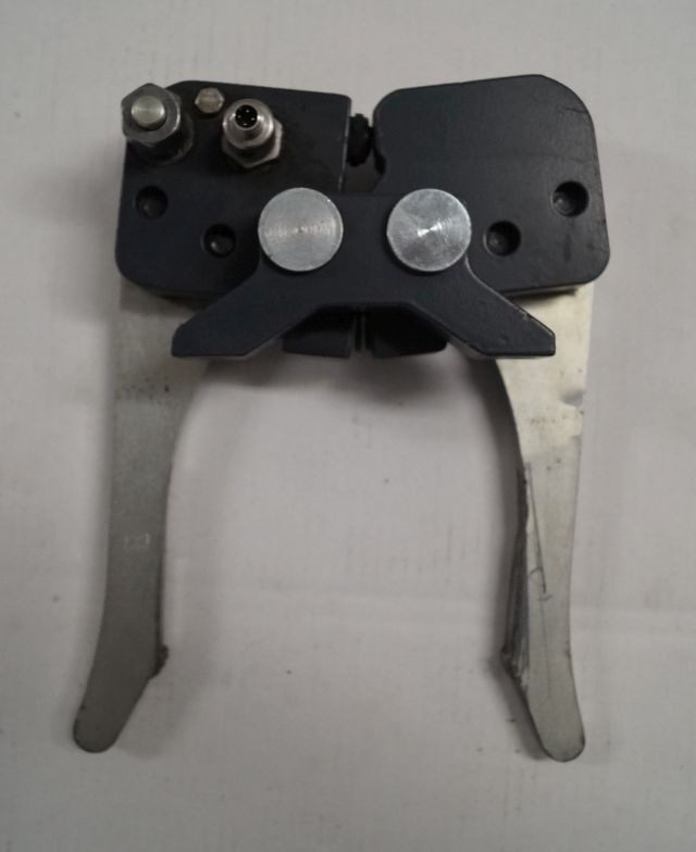 Jungheinrich 51193016 | Hydraulic Clamb from EKS312 year 2014 loading sensor 511 - Hidráulica por Equipamento de movimentação: foto 1 Jungheinrich 51193016 | Hydraulic Clamb from EKS312 year 2014 loading sensor 511 - Hidráulica por Equipamento de movimentação: foto 1