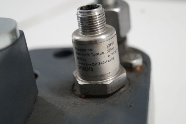 Jungheinrich 51193016 | Hydraulic Clamb from EKS312 year 2014 loading sensor 511 - Hidráulica por Equipamento de movimentação: foto 2 Jungheinrich 51193016 | Hydraulic Clamb from EKS312 year 2014 loading sensor 511 - Hidráulica por Equipamento de movimentação: foto 2