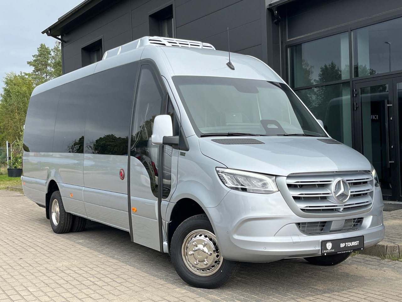 Mercedes-Benz Sprinter 519 TRANSFER XL / 22+1+1 / ON STOCK!!! Mercedes-Benz Sprinter 519 TOURIST XL/ 21-24 Seats/ IN STOCK! - Minibus, Furgão de passageiros: foto 1 Mercedes-Benz Sprinter 519 TRANSFER XL / 22+1+1 / ON STOCK!!! Mercedes-Benz Sprinter 519 TOURIST XL/ 21-24 Seats/ IN STOCK! - Minibus, Furgão de passageiros: foto 1