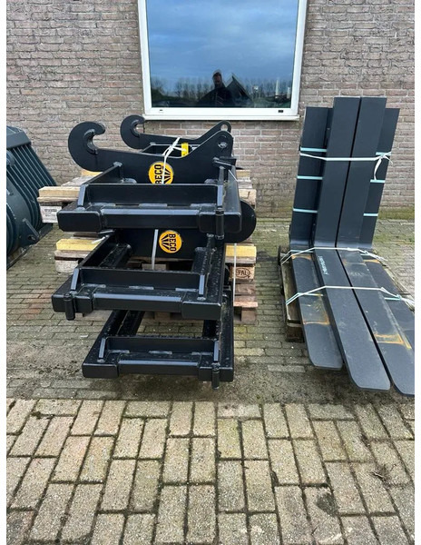 Diversen Volvo Palletvorken - Pá carregadora de rodas: foto 1 Diversen Volvo Palletvorken - Pá carregadora de rodas: foto 1