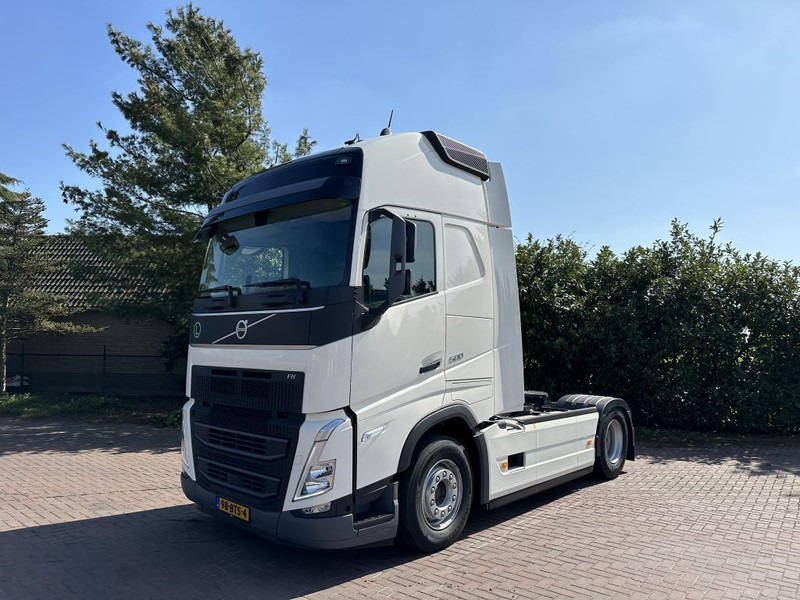 Volvo Volvo FH 500 4x2 ACC I-PARK COOL NEW MODEL FH 500 4x2 - Tractor: foto 1 Volvo Volvo FH 500 4x2 ACC I-PARK COOL NEW MODEL FH 500 4x2 - Tractor: foto 1
