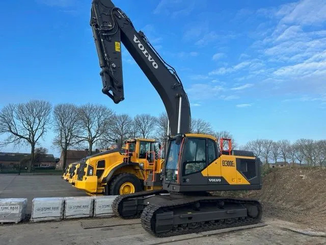 Escavadora de rastos novo Volvo EC300EL: foto 1
