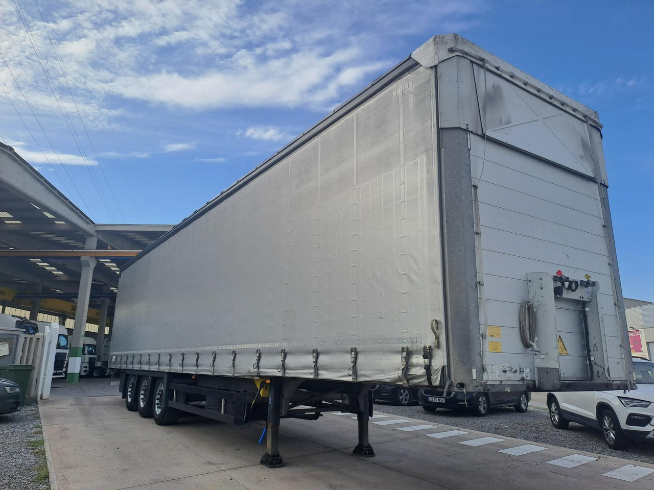 Schmitz Cargobull SCS24/L Varios - Semi-reboque de lona: foto 3 Schmitz Cargobull SCS24/L Varios - Semi-reboque de lona: foto 3