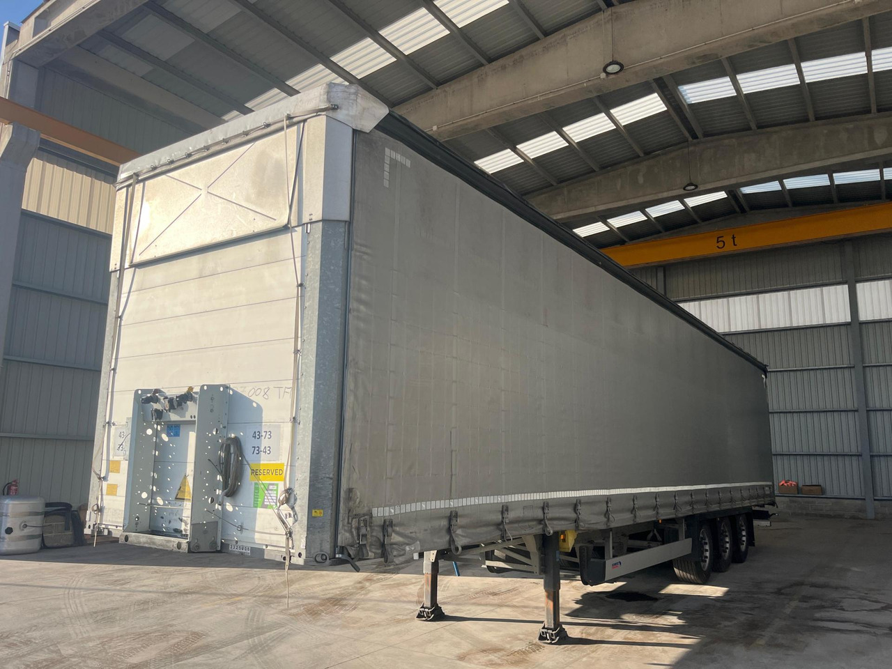 Schmitz Cargobull SCS24/L Varios - Semi-reboque de lona: foto 1 Schmitz Cargobull SCS24/L Varios - Semi-reboque de lona: foto 1