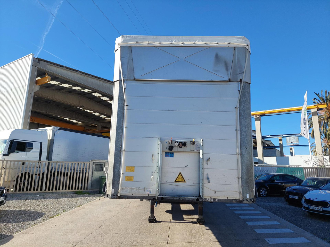 Schmitz Cargobull SCS24/L Varios - Semi-reboque de lona: foto 3 Schmitz Cargobull SCS24/L Varios - Semi-reboque de lona: foto 3