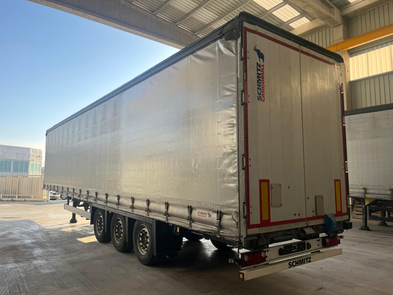 Schmitz Cargobull SCS24/L Varios - Semi-reboque de lona: foto 4 Schmitz Cargobull SCS24/L Varios - Semi-reboque de lona: foto 4