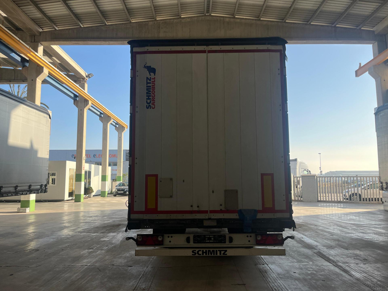 Schmitz Cargobull SCS24/L Varios - Semi-reboque de lona: foto 3 Schmitz Cargobull SCS24/L Varios - Semi-reboque de lona: foto 3