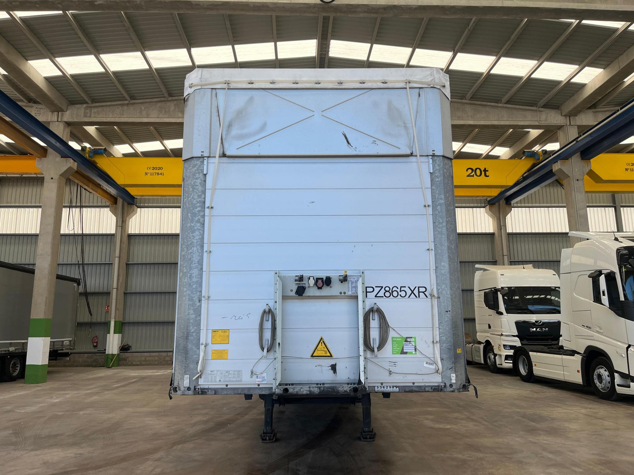 Schmitz Cargobull SCS24/L Varios - Semi-reboque de lona: foto 4 Schmitz Cargobull SCS24/L Varios - Semi-reboque de lona: foto 4