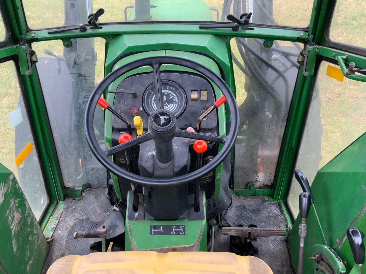 John Deere 2450A - Trator: foto 4 John Deere 2450A - Trator: foto 4