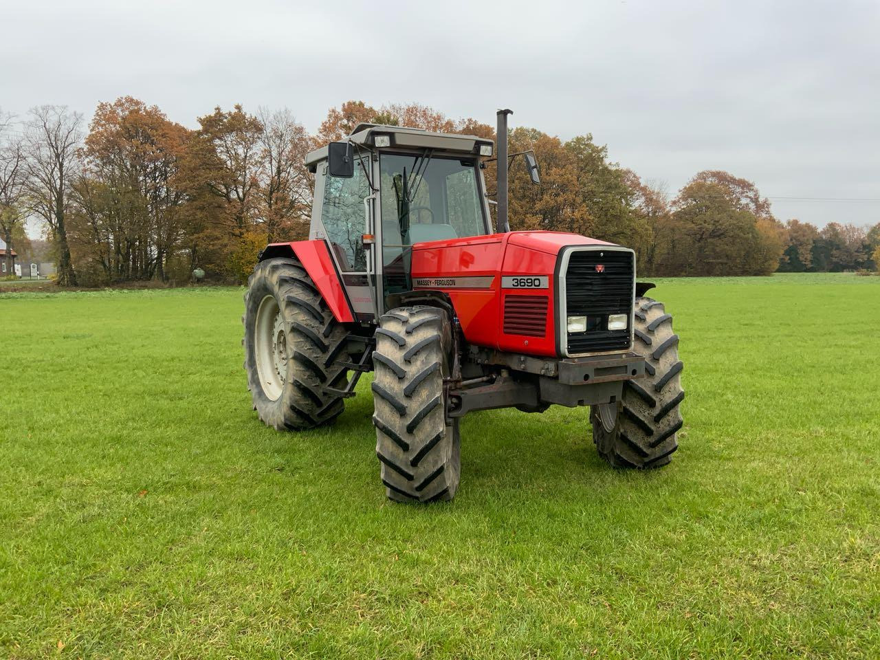 Massey Ferguson MF 3690 - Trator: foto 1 Massey Ferguson MF 3690 - Trator: foto 1