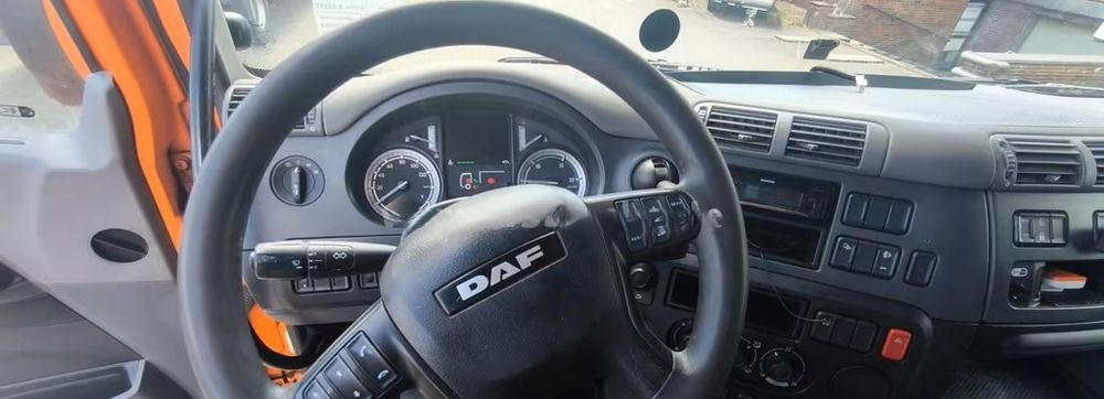 Camião transporte de gado DAF CF 400 Menke Einstock | Transport zwierząt jednopoziomowy | 2 kratownice do bydła| Retarder | Euro 6: foto 17 Camião transporte de gado DAF CF 400 Menke Einstock | Transport zwierząt jednopoziomowy | 2 kratownice do bydła| Retarder | Euro 6: foto 17