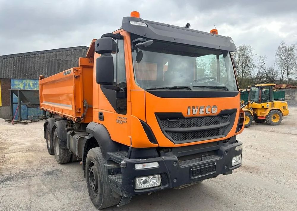 Iveco TRAKKER 500 EEV | Meiller Bordmatik | Wywrotka trójstronna | 6x4 | Euro 5 | Retarder | 500 KM - Camião basculante: foto 3 Iveco TRAKKER 500 EEV | Meiller Bordmatik | Wywrotka trójstronna | 6x4 | Euro 5 | Retarder | 500 KM - Camião basculante: foto 3