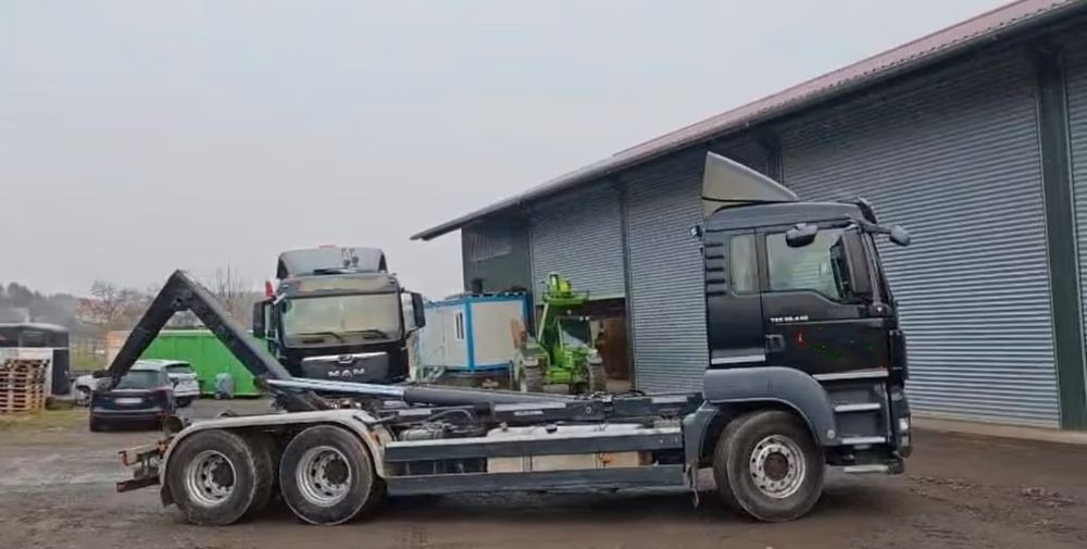 MAN TGS 26.440 6x4 – Meiller z systemem HDS (roll-off) + Kontener + Przyczepa – Euro 5 - Camião polibenne: foto 2 MAN TGS 26.440 6x4 – Meiller z systemem HDS (roll-off) + Kontener + Przyczepa – Euro 5 - Camião polibenne: foto 2