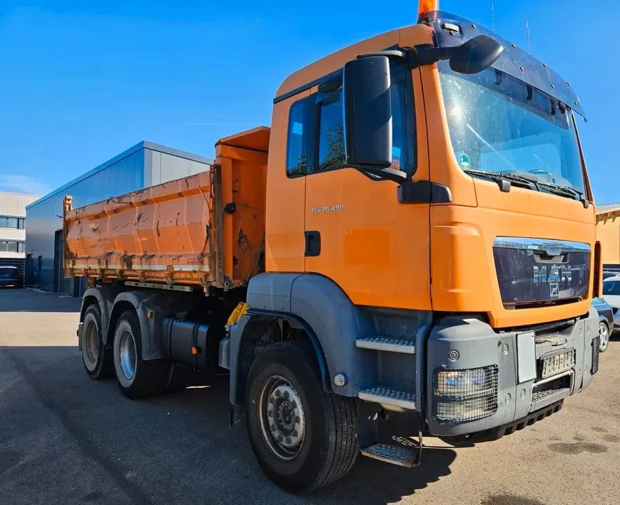 MAN TGS 26.480 6x4 WYWROTKA 3-STRONNA | AUTOMAT | EURO 5 | PRZEBIEG 310 000km! - Camião basculante: foto 1 MAN TGS 26.480 6x4 WYWROTKA 3-STRONNA | AUTOMAT | EURO 5 | PRZEBIEG 310 000km! - Camião basculante: foto 1