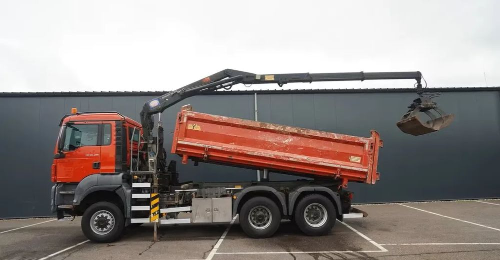 MAN TGS 28.400 / 6x6 / WYWROTKA 2-STRONNA Z HDS HMF 1643 Z2/ EURO 5 - Camião basculante: foto 3 MAN TGS 28.400 / 6x6 / WYWROTKA 2-STRONNA Z HDS HMF 1643 Z2/ EURO 5 - Camião basculante: foto 3