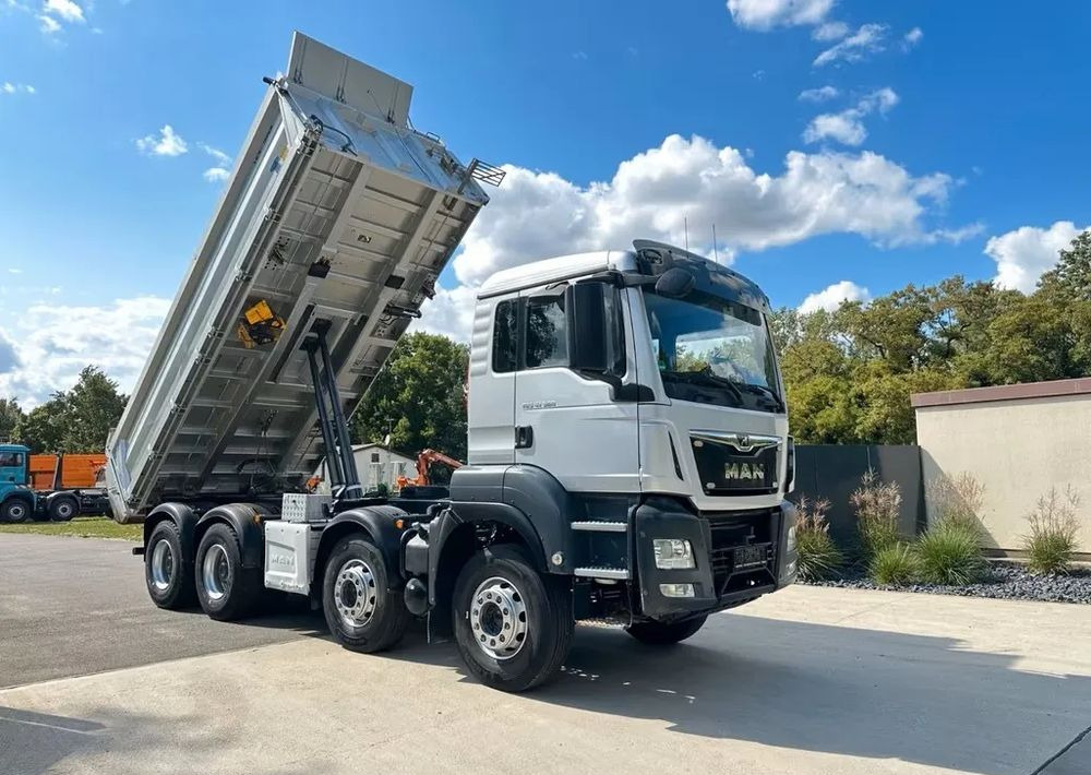 MAN TGS 41.500 8x4 – wywrotka 3-stronna MEILLER + Bordmatic +Retarder +Euro6 - Camião basculante: foto 2 MAN TGS 41.500 8x4 – wywrotka 3-stronna MEILLER + Bordmatic +Retarder +Euro6 - Camião basculante: foto 2